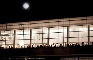 full-moon-Acropolis-Museum